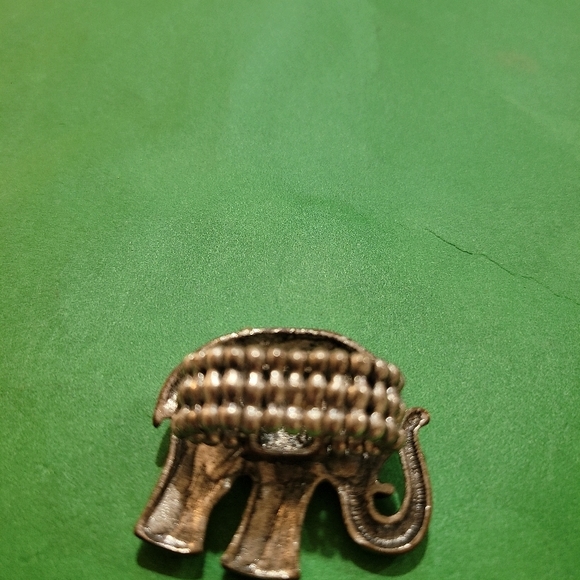 Intricate Elephant Brooch - Bronze - Picture 3 of 5